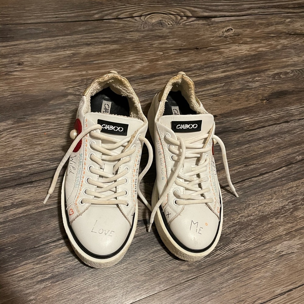 Women's Retro Style Sneakers